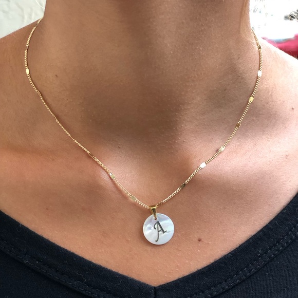 Custom initial necklace - Picture 2 of 4